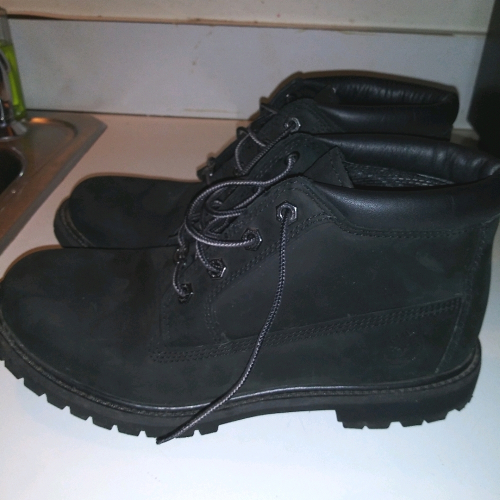 Women's Black Timberland Waterproof Boots 10